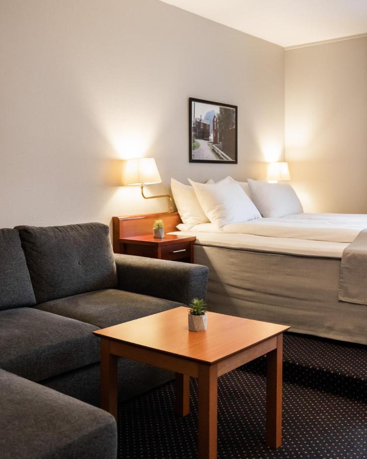 Froken Skjolds Hotel Lyngengarden Mosjoen Bagian luar foto