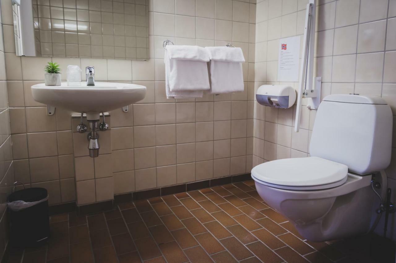 Froken Skjolds Hotel Lyngengarden Mosjoen Bagian luar foto