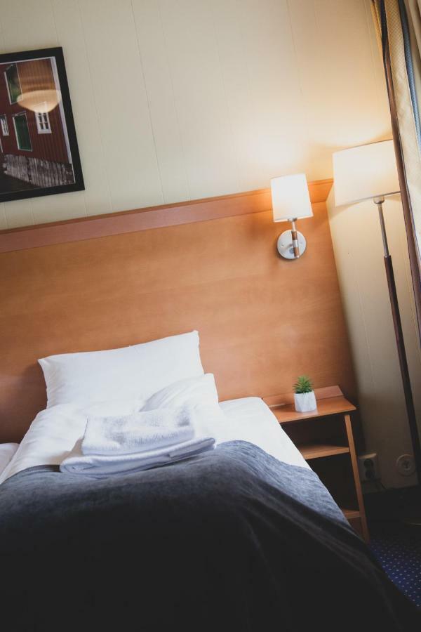 Froken Skjolds Hotel Lyngengarden Mosjoen Bagian luar foto